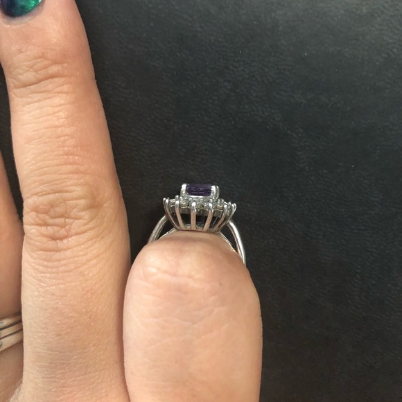 Oval purple sapphire sterling silver ring - Picture 3 of 3